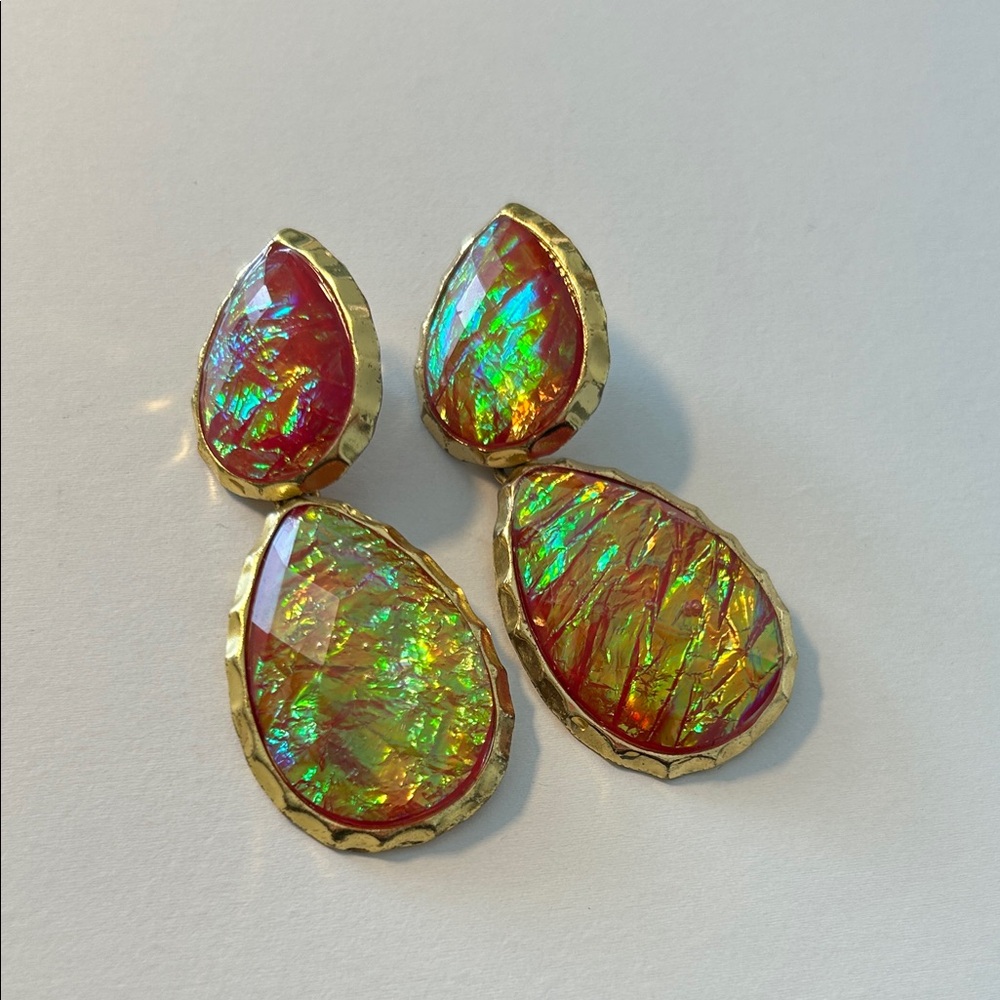 Lightweight vintage pierced earrings